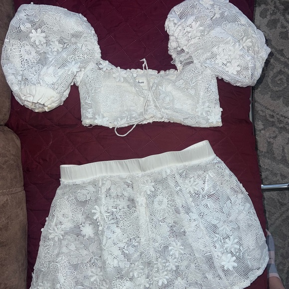 For Love & Lemons White Floral Lace SKIRT AND Puff Sleeve CROP TOP SET - Picture 3 of 10